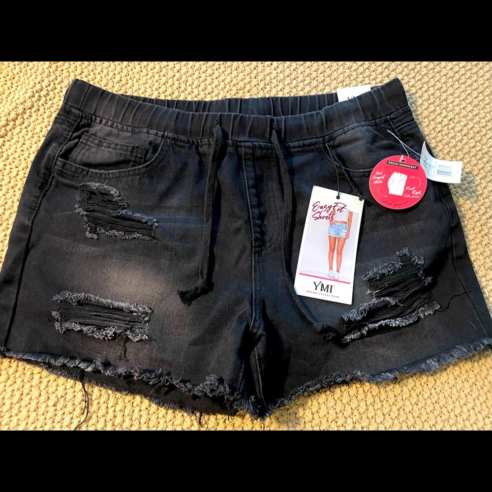 NWT destructed Black jean shorts